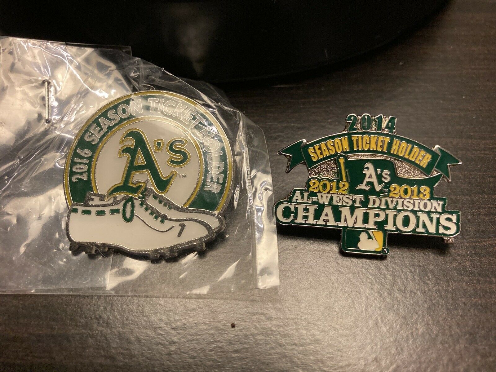 Oakland A’s 2 Pin Lot 2014 + 2016 Season Ticket Holder Exclusive White Cleats
